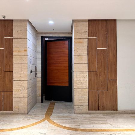 Spacious 2-Bedroom Apartment Near Center Tirana Extérieur photo