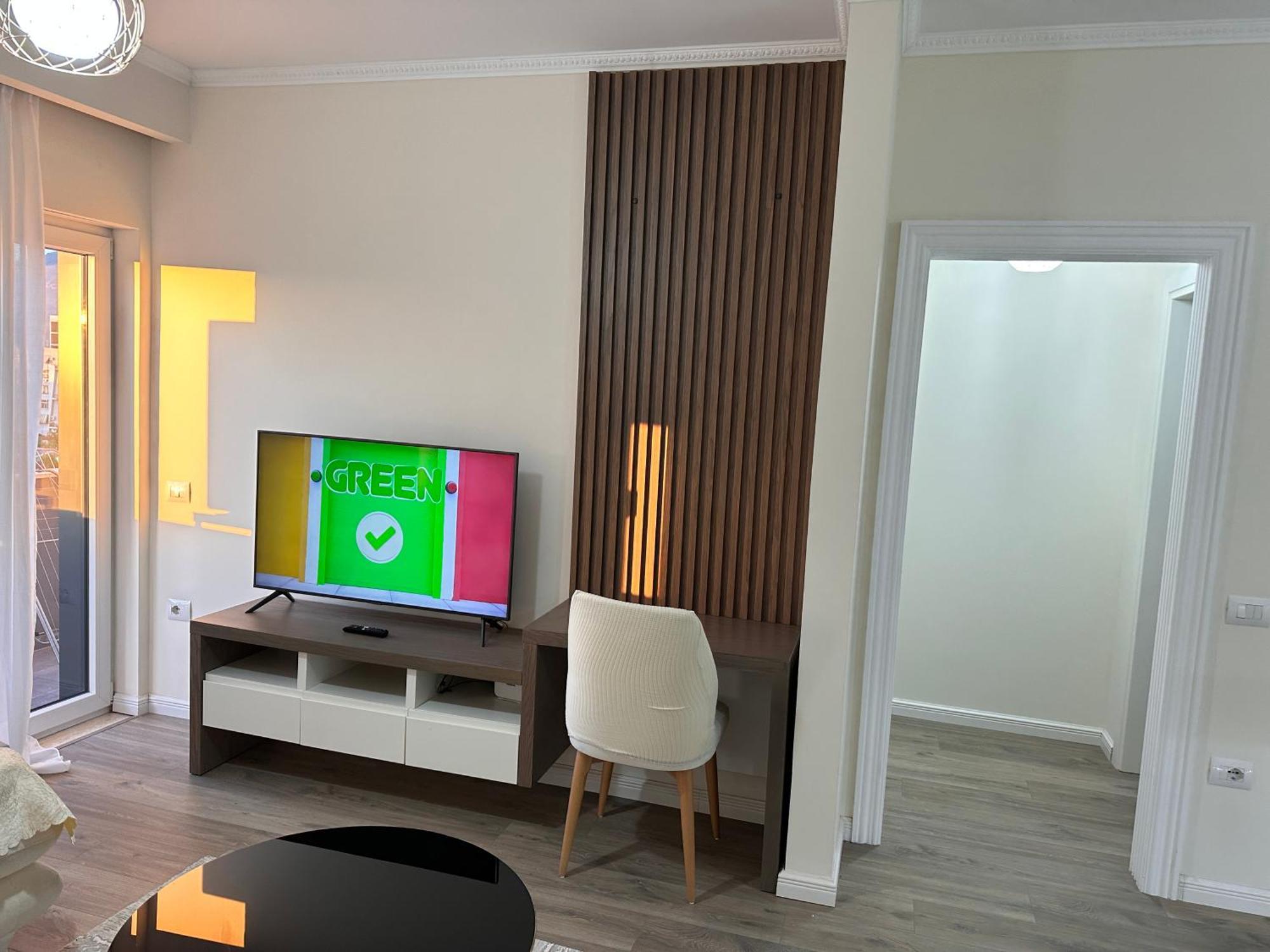 Spacious 2-Bedroom Apartment Near Center Tirana Extérieur photo
